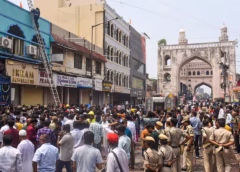 major fire broke out at Gulzar House near Charminar in Hyderabad in the early hours of Sunday morning.