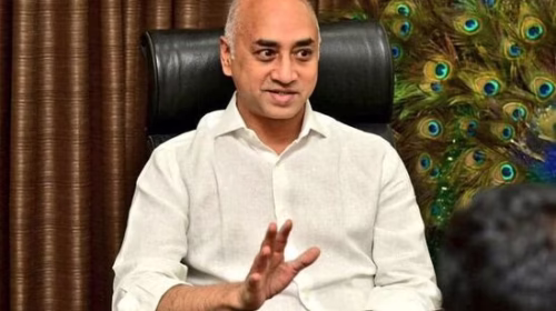 Galla family far from politics