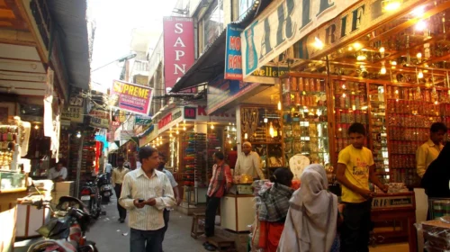 Lad Bazaar is a famous bangle market in the Charminar area of ​​the old city of Hyderabad.