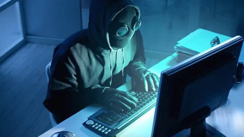 Cyber Shock: Passenger's Bank Account Drained of Rs 6.15 Lakh After Losing Phone on Bus