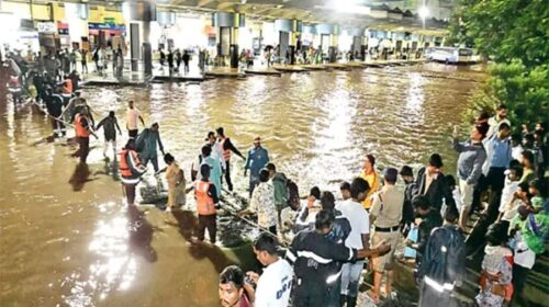 Musi River Swells, Traps Hundreds at MGBS Bus Station