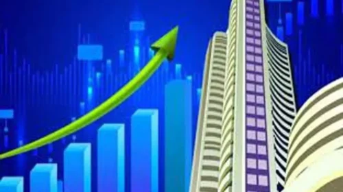 Indian Equities Rebound: Bank Stocks Lead Gains; Rupee Stabilizes from Historic